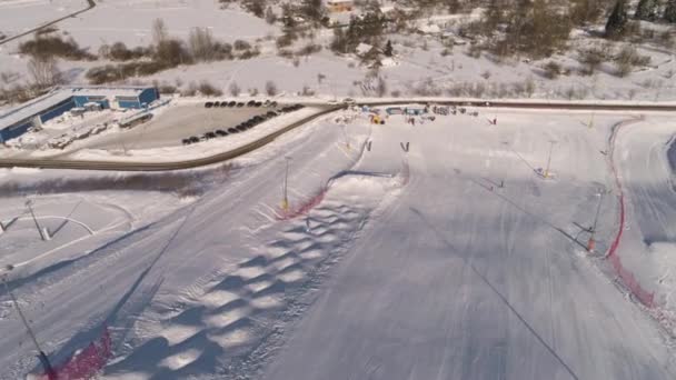 Mogul skidåkning, utförsåkning från bergen — Stockvideo