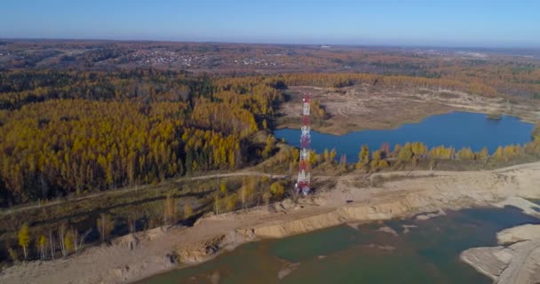 Вид сверху на разработку песчаного карьера — стоковое видео