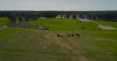 Borodino alanı ve Rus askerleri Borodino, Rusya Ana anıt. Hava fotoğrafçılığı