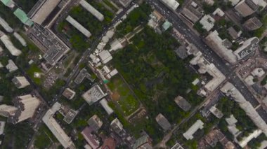 Olympic Stadyumu, Prospekt Mira, Moskova sokakları ve araba trafiği olan yollar. Aeria dronu
