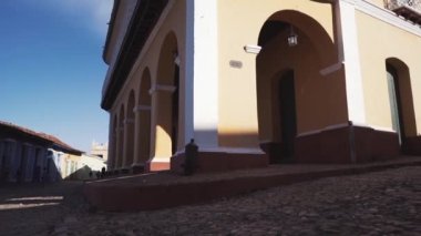 Küba, Trinidad - 18 Ekim 2016: şehir turu. Eski sokaklar, ana kare, vatandaşlar. Hayat bir turist Trinidad gözüyle.