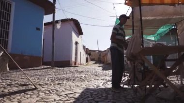 Küba, Trinidad - 18 Ekim 2016: şehir turu. Eski sokaklar, ana kare, vatandaşlar. Hayat bir turist Trinidad gözüyle.