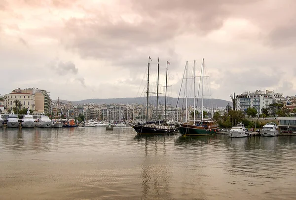 Piękne Drewniane Motorowe Jachty Żaglowe Marina Zeas Mieście Pireus Grecja — Zdjęcie stockowe