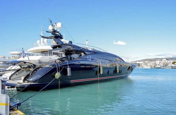 Super Luxusní Jachtu Pod Jasnou Oblohou Marina Zea Piraeus Řecko — Stock fotografie