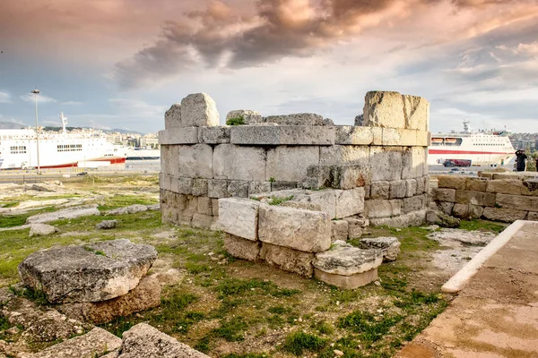 Der Von Den Beiden Türmen Ruinen Hietionia Piräus Hafen Griechenland — Stockfoto