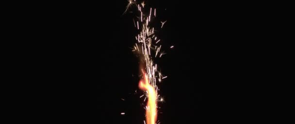 Fiamma Rossa Scintille Che Escono Fuoco Artificio Rallentatore Vacanza Celebrazione — Video Stock