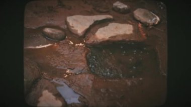 Yosemite Ulusal Parkı 'ndaki Bubbling Soda Springs, Kaliforniya, ABD. Klasik Film Görünümü. 