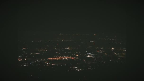 7月4日の夜のロサンゼルスでの花火はグリフィス天文台の高い角度から見ることができます ヴィンテージフィルムルック — ストック動画