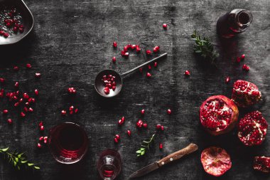 Siyah dokulu arka planda nar. Tepegöz metin görünümü görüntüsü.