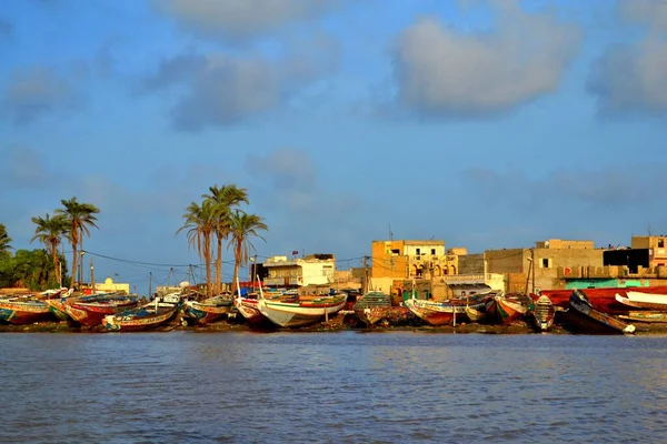 Barcos Pesca Tradicionais Coloridos Saint Louise Senegal — Fotografia de Stock