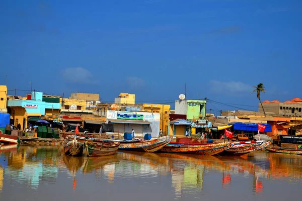 Barcos Pesca Tradicionais Coloridos Saint Louise Senegal — Fotografia de Stock