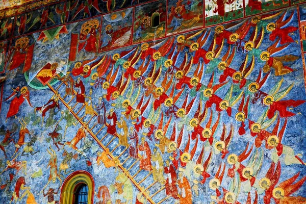 ルーマニア スクエヴァ郡の塗装修道院 — ストック写真
