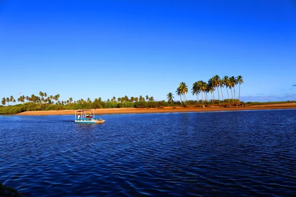 Река Впадает В Море Фото