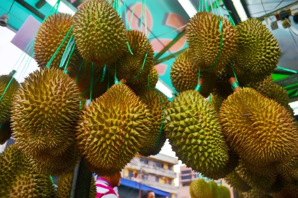 Fruits Verts Durian Frais Dans Marché Local Malaisie — Photo