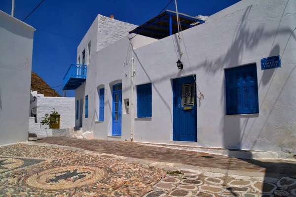 Красивая Бело Голубая Архитектура Милоше Греция — стоковое фото