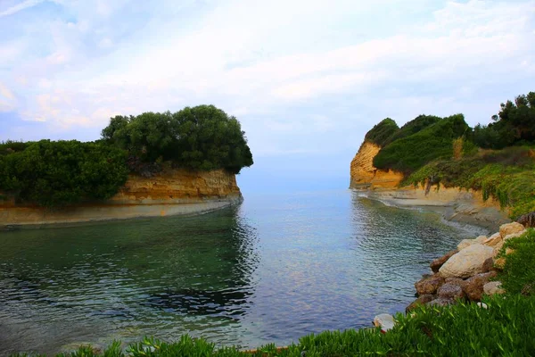 Sidari, Korfu Adası, Yunanistan 'da manzara kayalık plajı