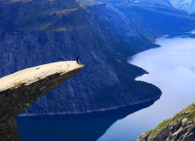 Norveç 'teki Trolltunga dağlarının güzel manzarası