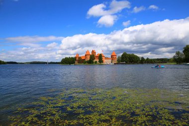 Litvanya 'daki Trakai Gölü' nün güzel manzarası