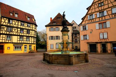 Fransa 'nın Alsace kentindeki renkli Colmar kasabası