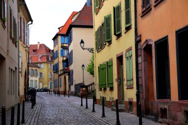 Fransa 'nın Alsace kentindeki renkli Colmar kasabası