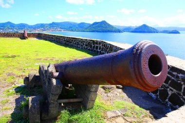 Güvercin Adası, Rodney Körfezi, Saint Lucia 'daki tarihi takviye