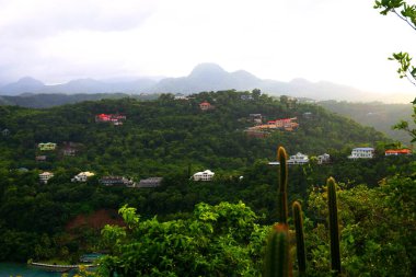 Karayipler 'deki en güzel yer Saint Lucia' daki Marigot Körfezi.