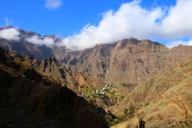 Santo Antao 'nun güzel yeşil dağlarının manzarası, Cape Verde