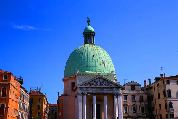 Круглый Купол Церкви Венеции — стоковое фото