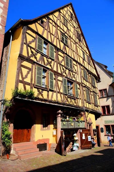 Traditionelle Bunte Stadt Riquewihr Elsass Frankreich — Stockfoto