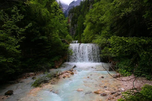 Cachoeira Selvagem Nas Montanhas Eslovénia — Fotografia de Stock