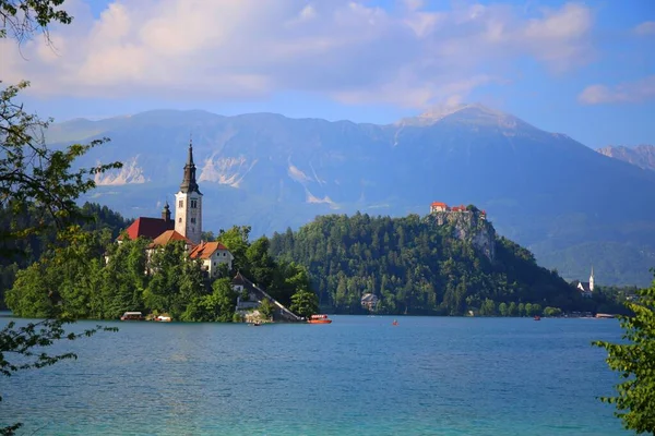 Hermosa Isla Medio Del Lago Bled Eslovenia —  Fotos de Stock