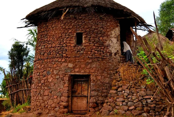 Круглый Тукуль Традиционный Эфиопский Дом Соломенной Крышей Каменной Конструкцией Лалибела — стоковое фото