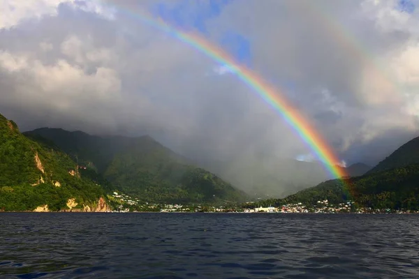 Hermoso Arco Iris Tropical Sobre Soufriere Santa Lucía —  Fotos de Stock