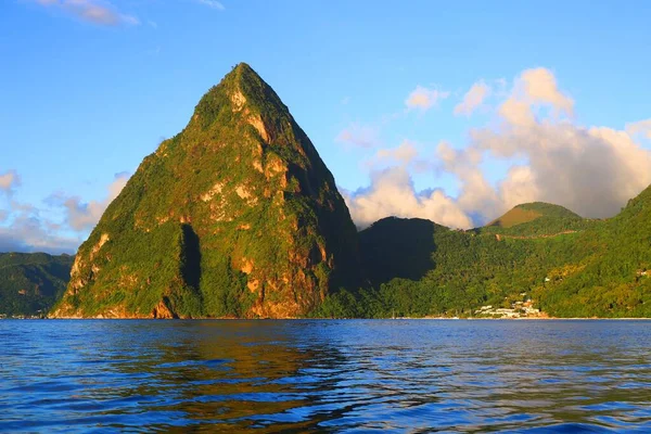 Piękny Zachód Słońca Widok Gros Piton Soufriere Wyspa Saint Lucia — Zdjęcie stockowe