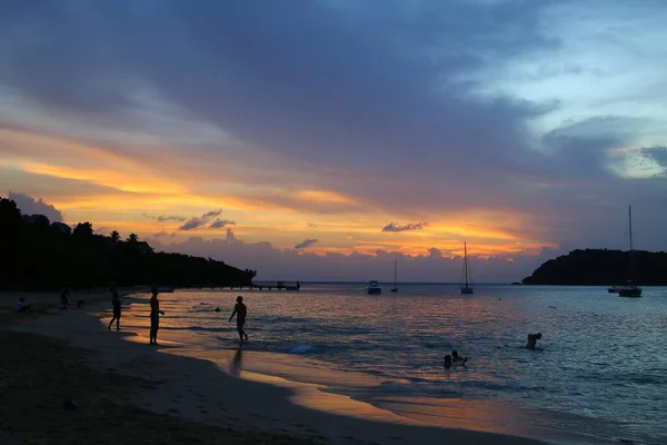 Όμορφο Ηλιοβασίλεμα Ουρανό Στην Αντίγκουα Καραϊβική — Φωτογραφία Αρχείου