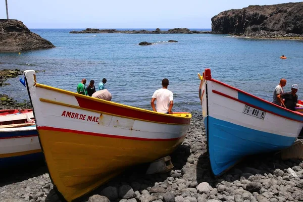 Πολύχρωμα Αλιευτικά Σκάφη Στο Salinas Sao Felipe Fogo Island Πράσινο — Φωτογραφία Αρχείου