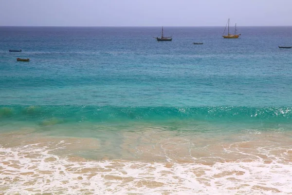 Bela Onda Azul Turquesa Maio Cabo Verde — Fotografia de Stock