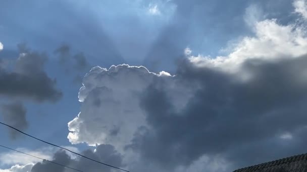 Dramática Vista Del Cielo Con Grandes Nubes — Vídeo de stock