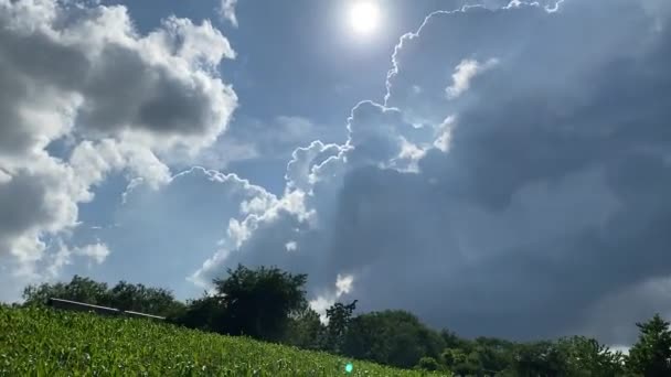 Dramática Vista Del Cielo Con Grandes Nubes — Vídeos de Stock