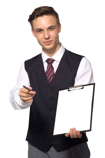 Un gérant souriant ou un homme d'affaires propose de signer un contrat portant un stylo et des documents à signer — Photo