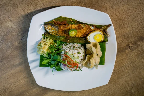 Nasi Kerabu Atau Nasi Ulam Hidangan Nasi Melayu Yang Populer — Stok Foto