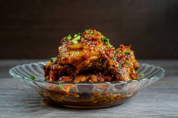 Sukulentne Mięso Kurczaka Pikantnym Pachnącym Sosem Balado Pasta Balado Wykonana — Zdjęcie stockowe