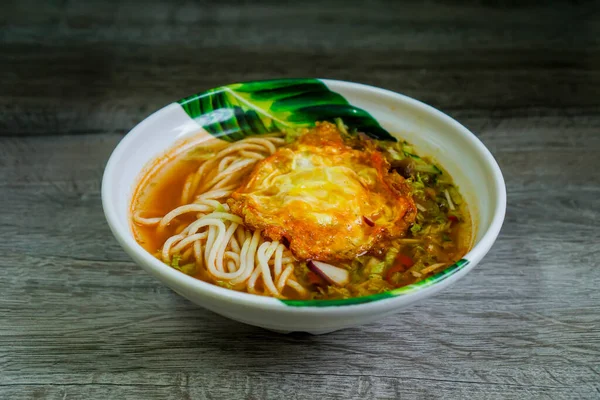 Laksa Tradisional Dari Notaris Malaysia Dengan Sedikit Sentuhan Sajikan Dengan — Stok Foto