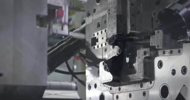 Bras Robotisé Usine Prend Produit Pièce Plastique Une Machine Moule — Video