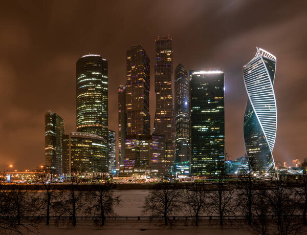 Москва-Сити в зимнюю ночь
