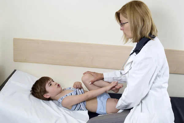 Cute Little Boy Complaining Pain His Leg Doctor Consulting Room — Stock Photo, Image
