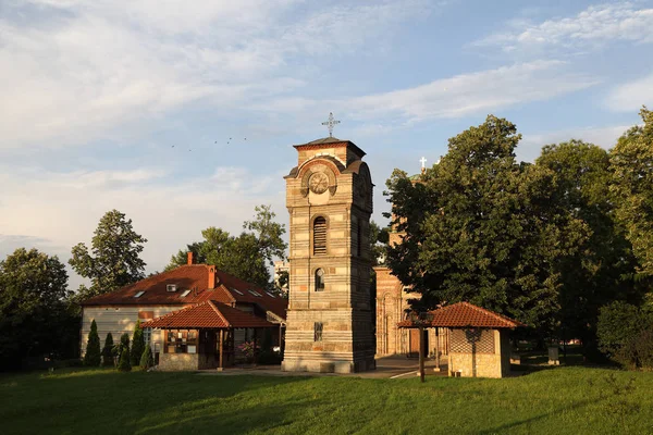 美しい晴れた日にラザリカ教会の美しいシーン クルセヴァツ セルビア — ストック写真