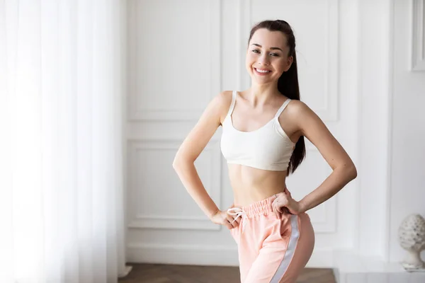 Portré Fiatal Gyönyörű Reggeli Edzés Otthon Fitness Lány — Stock Fotó