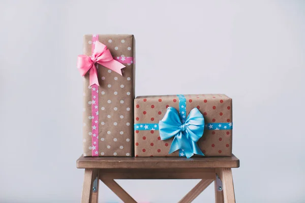 Elegantes Cajas Regalo Con Cintas Concepto Vacaciones — Foto de Stock