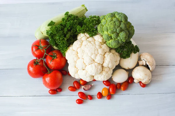 Légumes Frais Sur Fond Blanc Vue Dessus — Photo